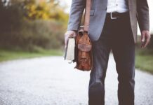 W jaki sposób współpracuje z innymi nauczycielami? W jaki sposób współpracuje z innymi nauczycielami?